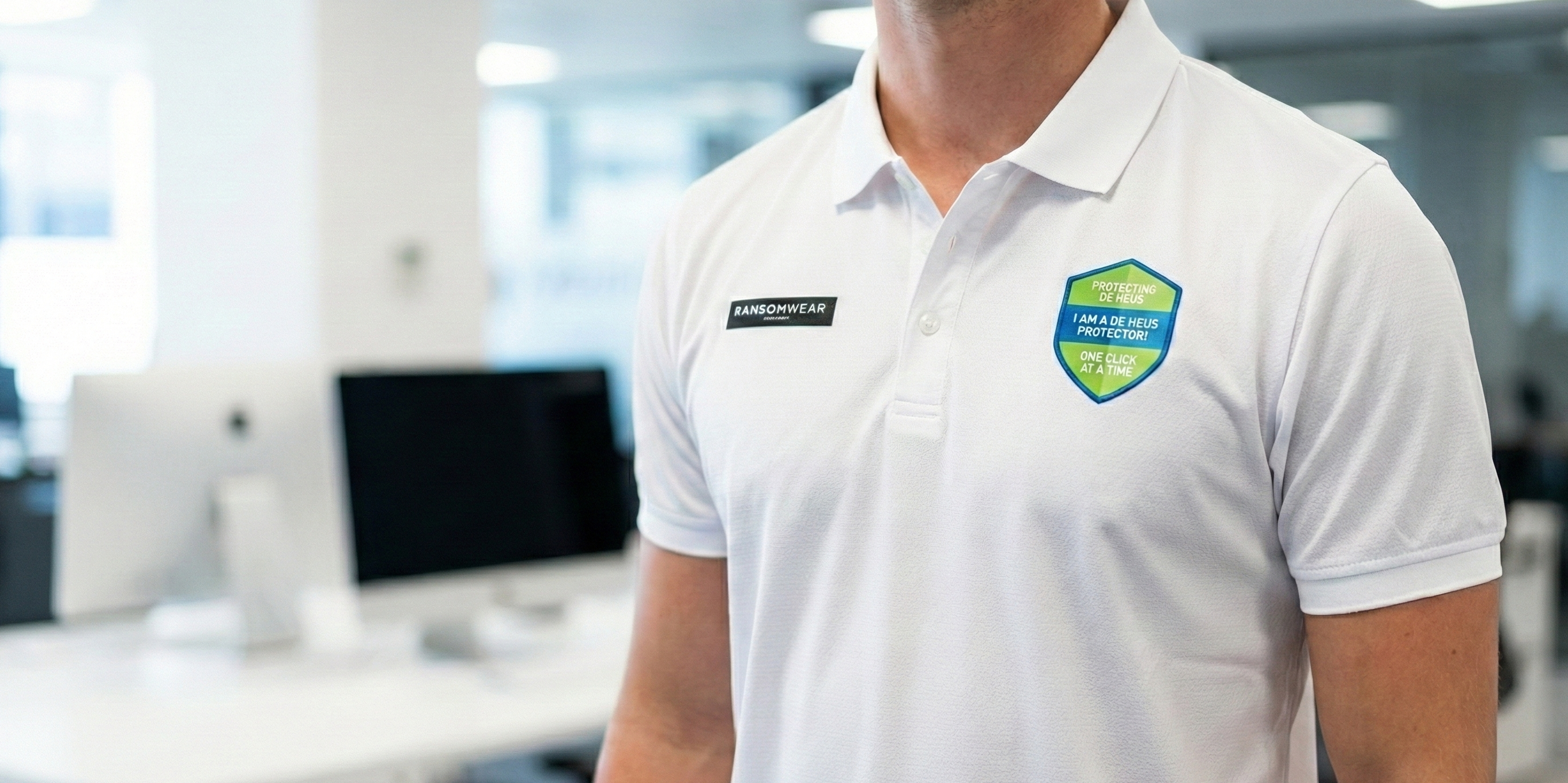 T-shirt van De Heus met hun eigen variant op de Ransomwear campagne die ze intern hebben ingezet om security awareness blijvend te verhogen.